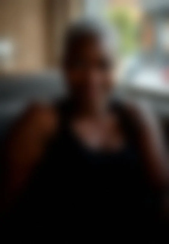 Tineke, 28